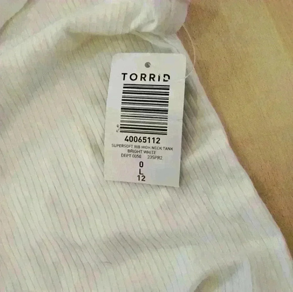 Torrid super soft white ribbed tank top white size 0, NWT - Picture 9 of 9